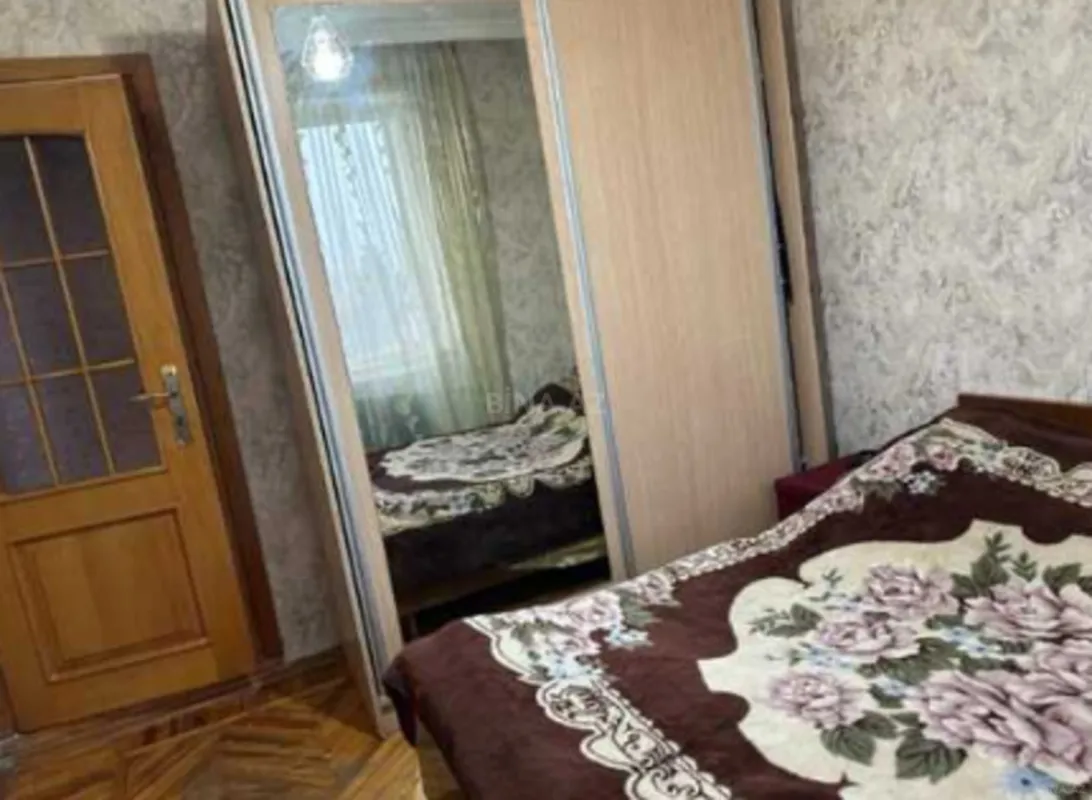 Satılır 4 otaqlı mənzil 101 m²