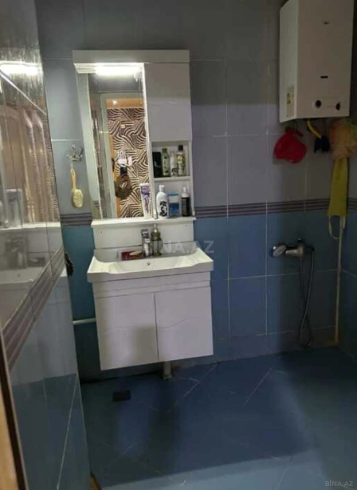 Satılır 4 otaqlı mənzil 101 m²