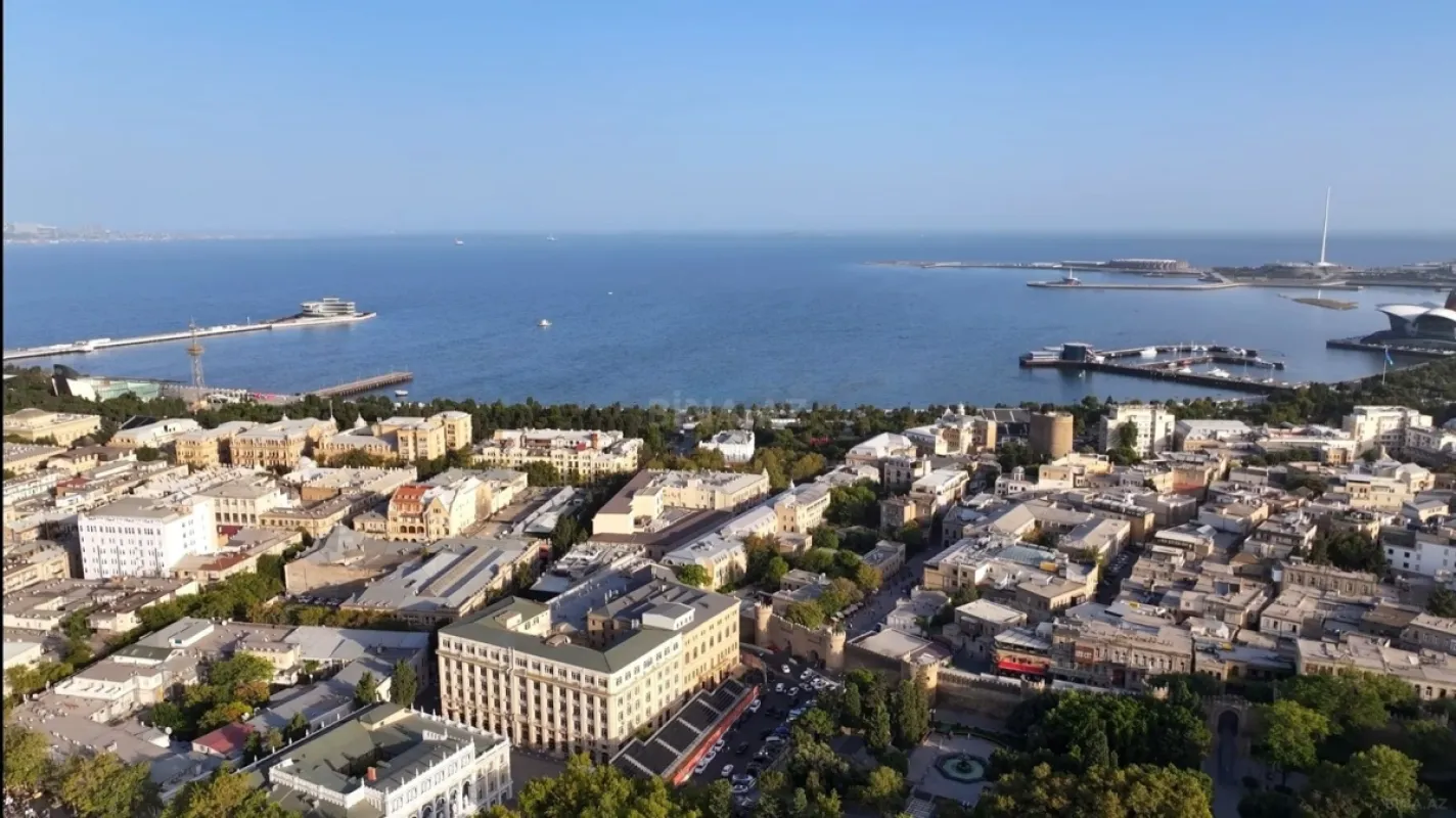 Satılır obyekt 2400 m²