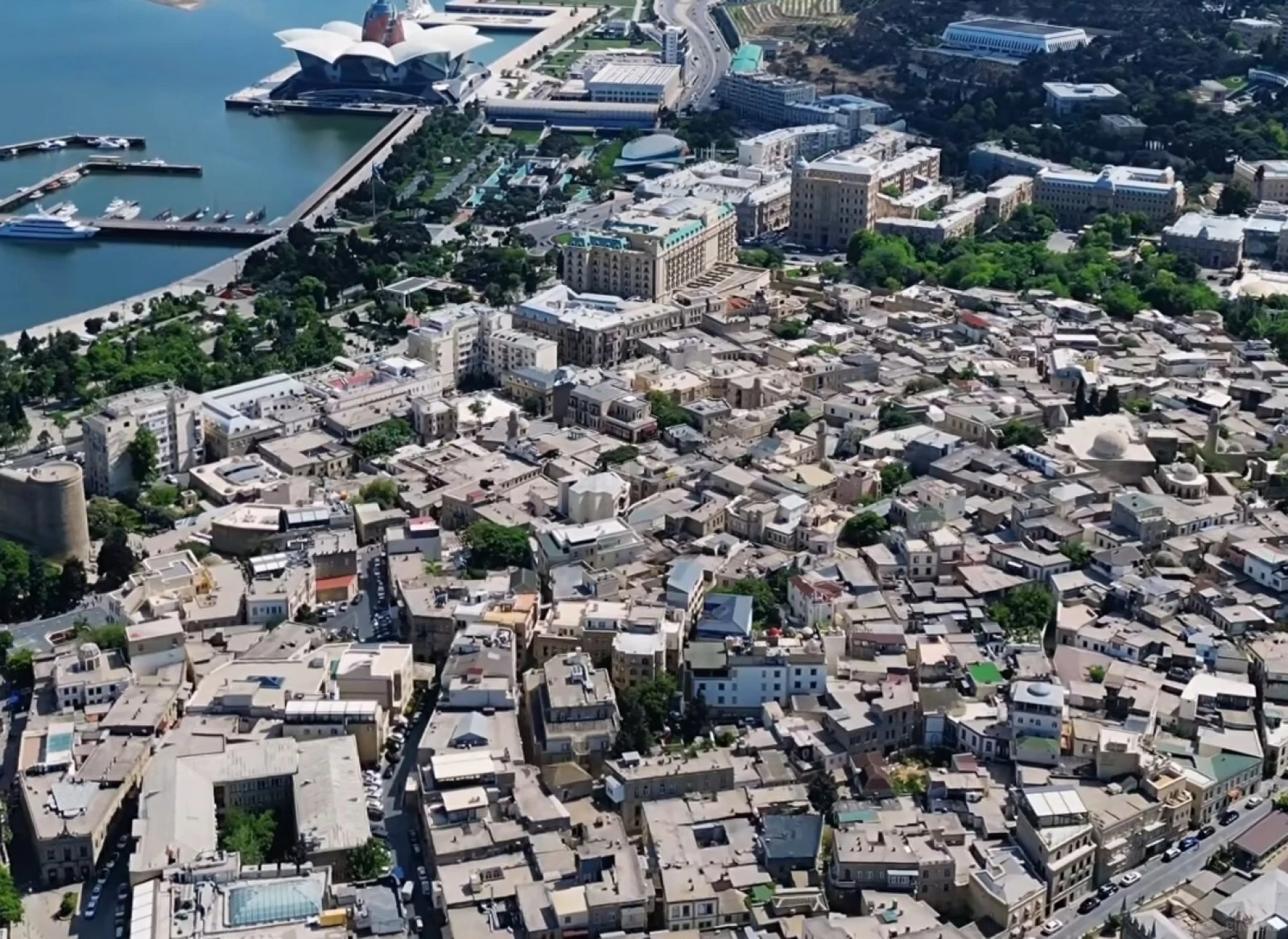 Satılır obyekt 2400 m²