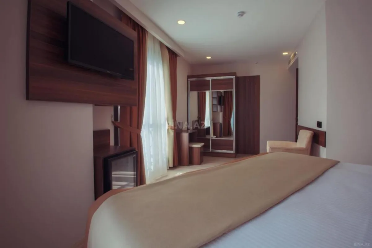 Satılır obyekt 2400 m²