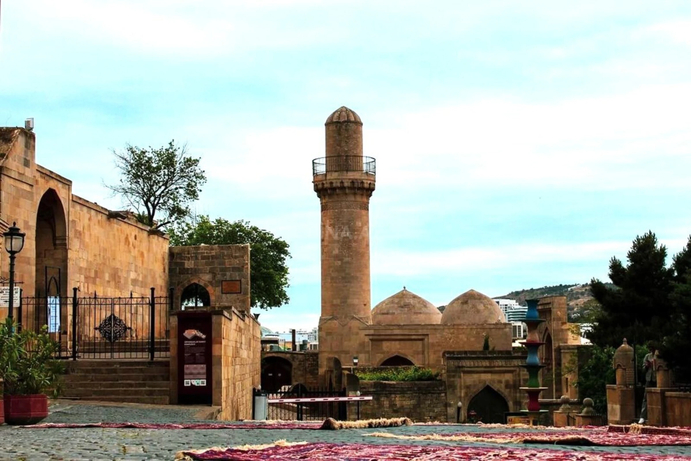 Satılır obyekt 2400 m²