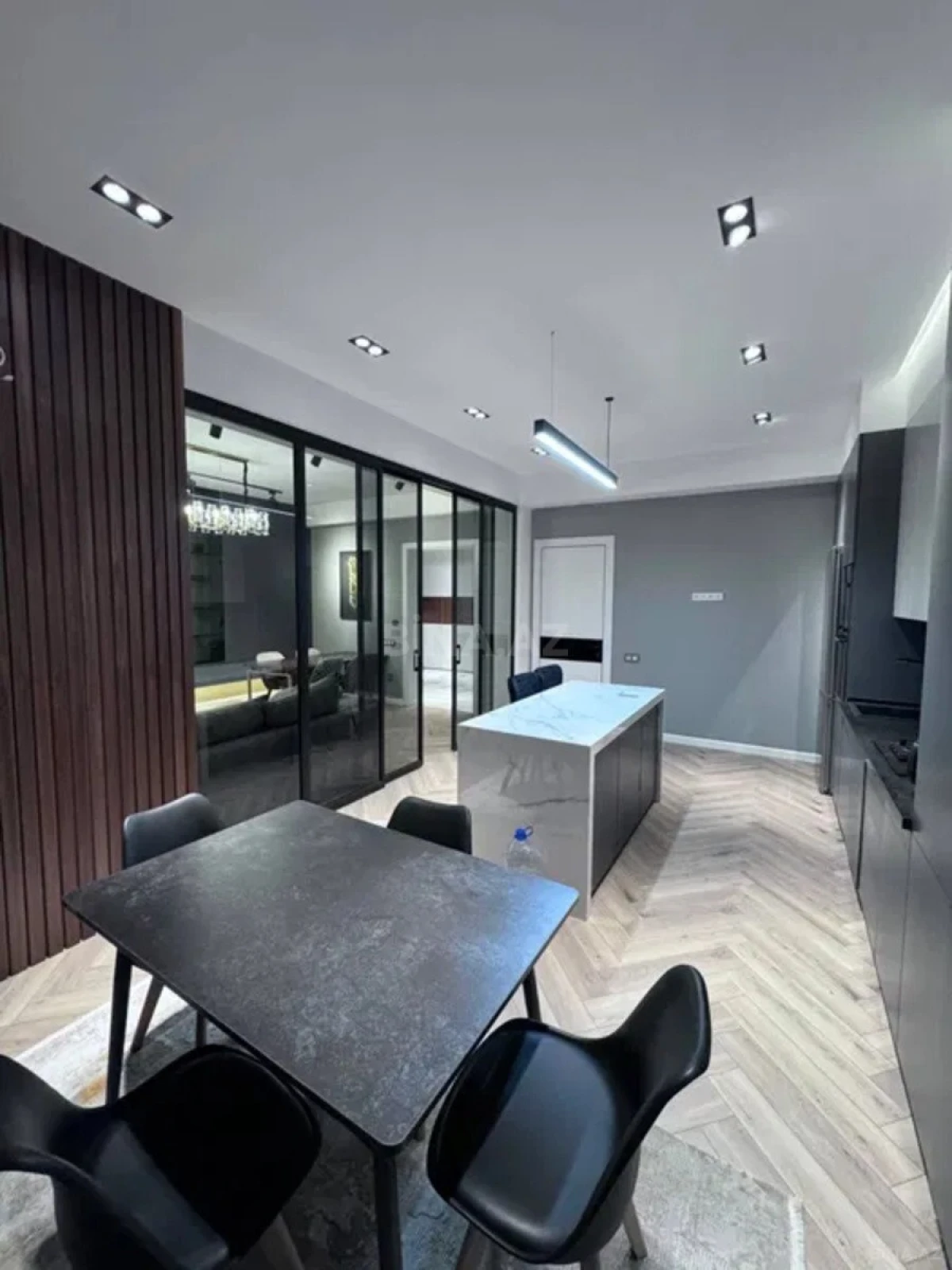 Kirayə verilir 2 otaqlı mənzil 90 m²