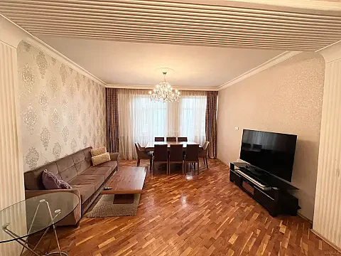 Satılır 3 otaqlı mənzil 90 m² — Bakı, Memar Əcəmi yanı 3 otaq 90.00 m²