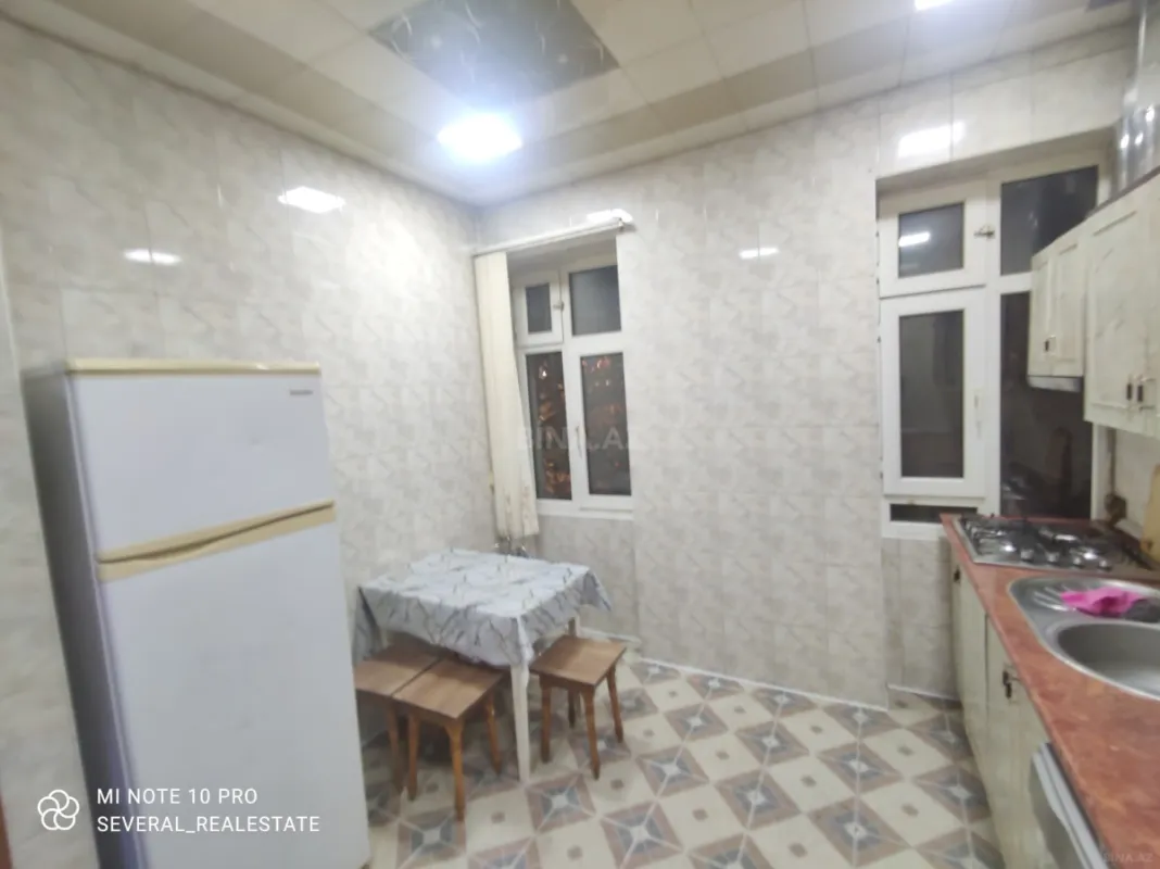 Kirayə verilir 4 otaqlı mənzil 120 m²