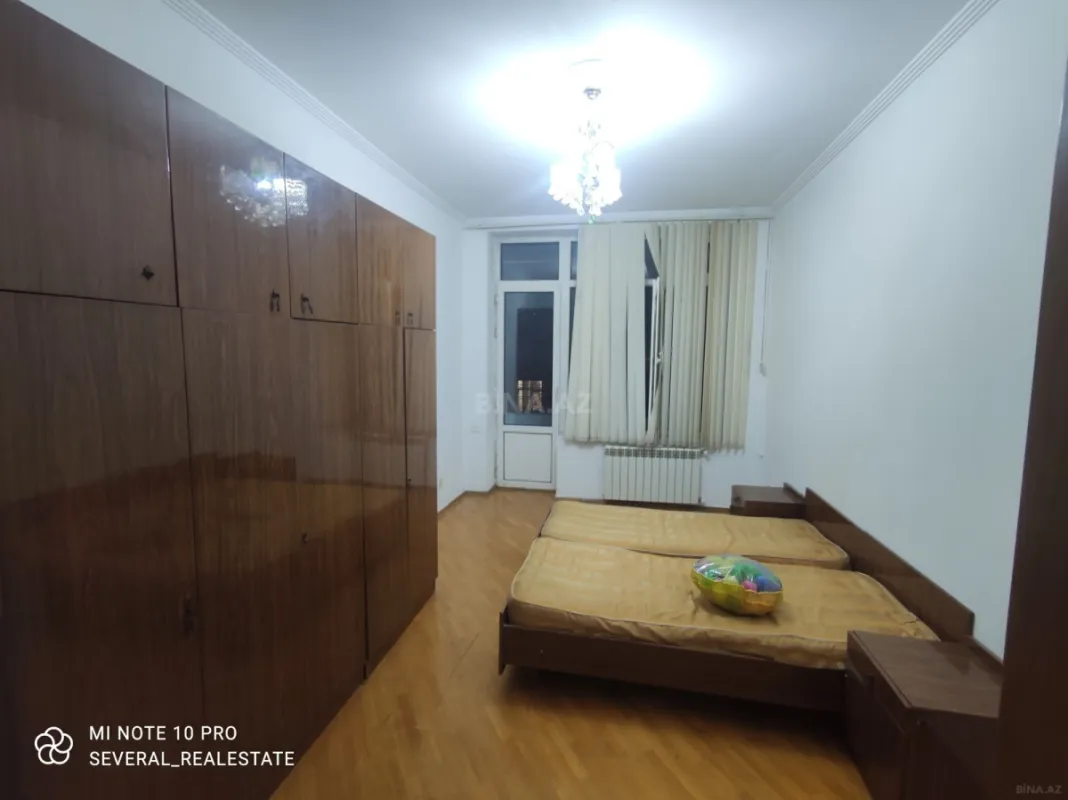 Kirayə verilir 4 otaqlı mənzil 120 m²