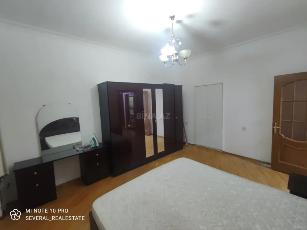 Kirayə verilir 4 otaqlı mənzil 120 m²