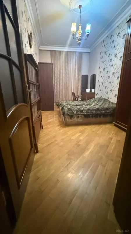 Kirayə verilir 2 otaqlı mənzil 70 m²