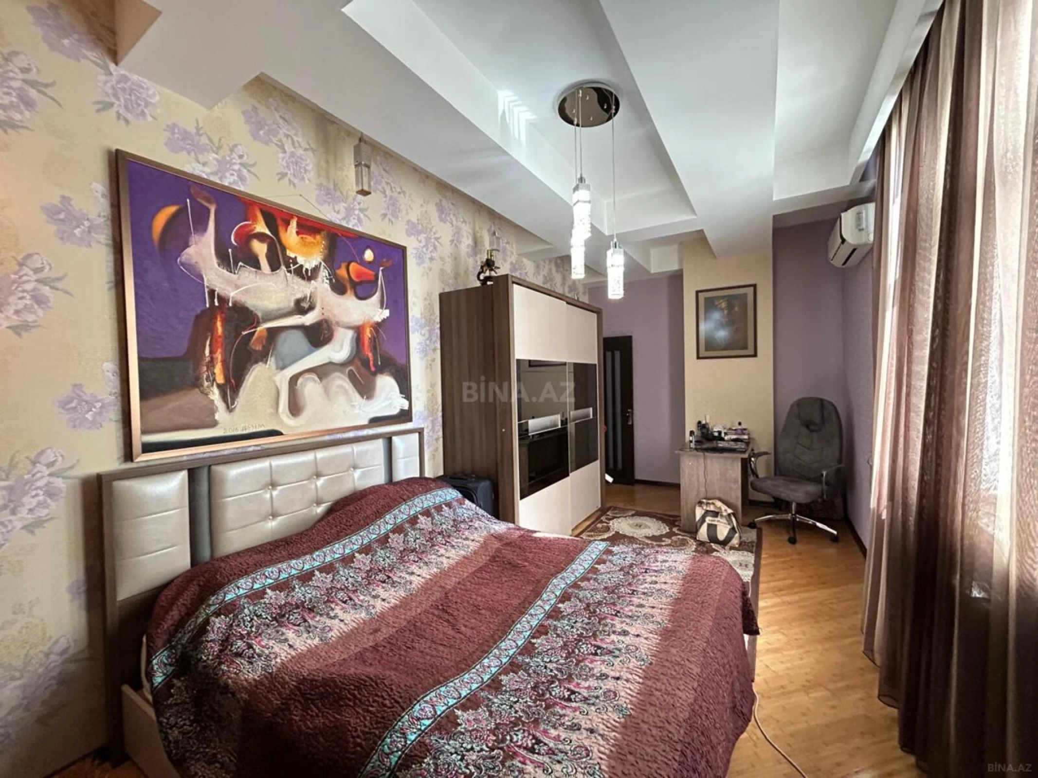 Satılır 4 otaqlı mənzil 160 m²