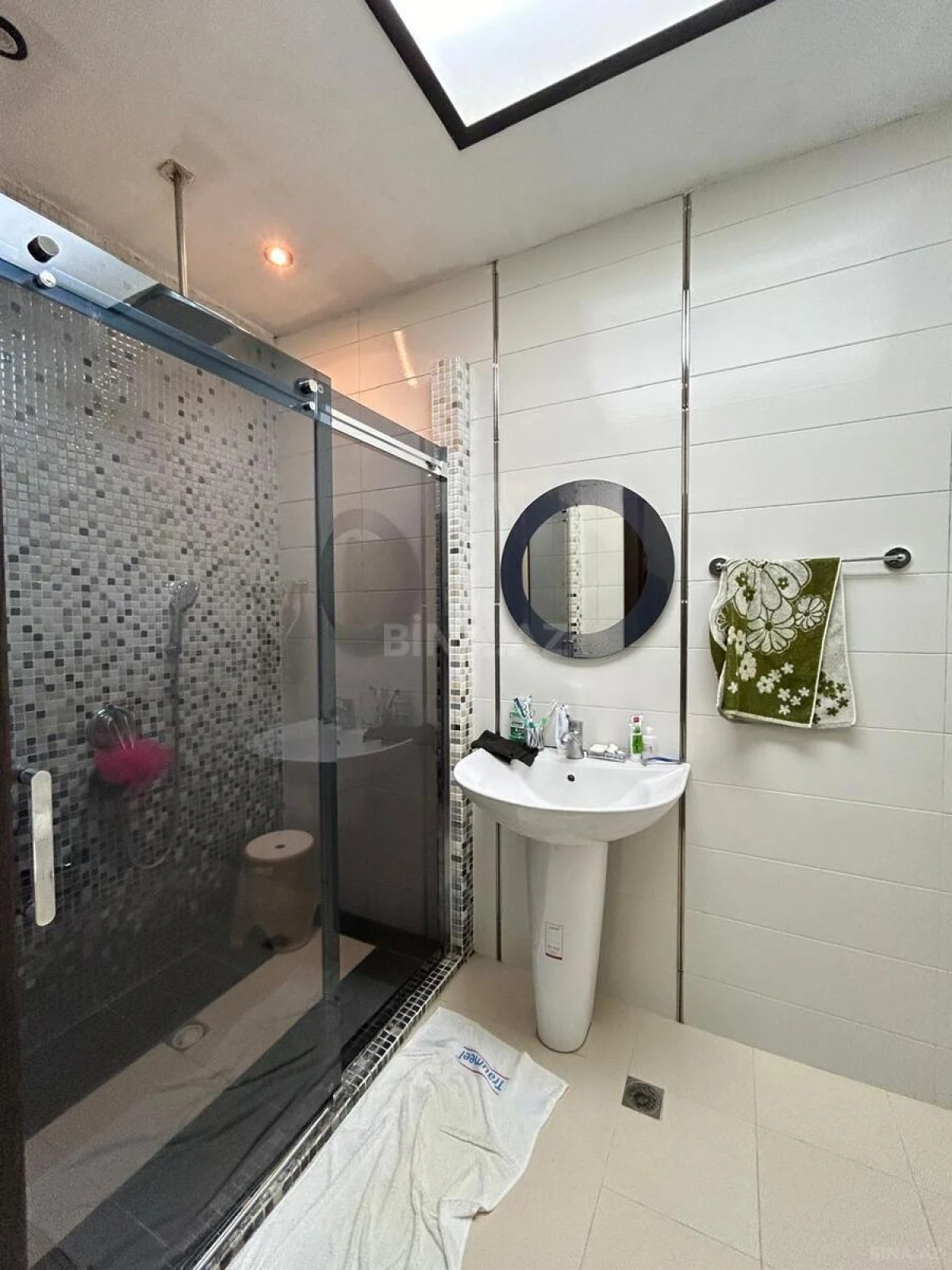 Satılır 4 otaqlı mənzil 160 m²