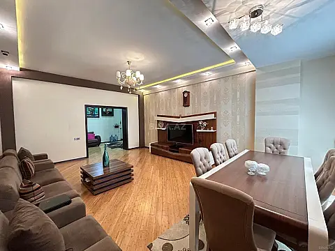 Satılır 4 otaqlı mənzil 160 m²