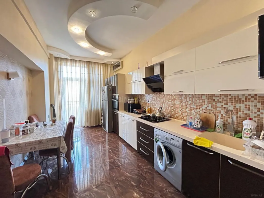 Satılır 4 otaqlı mənzil 160 m²