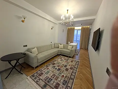 Kirayə verilir 2 otaqlı mənzil 60 m²
