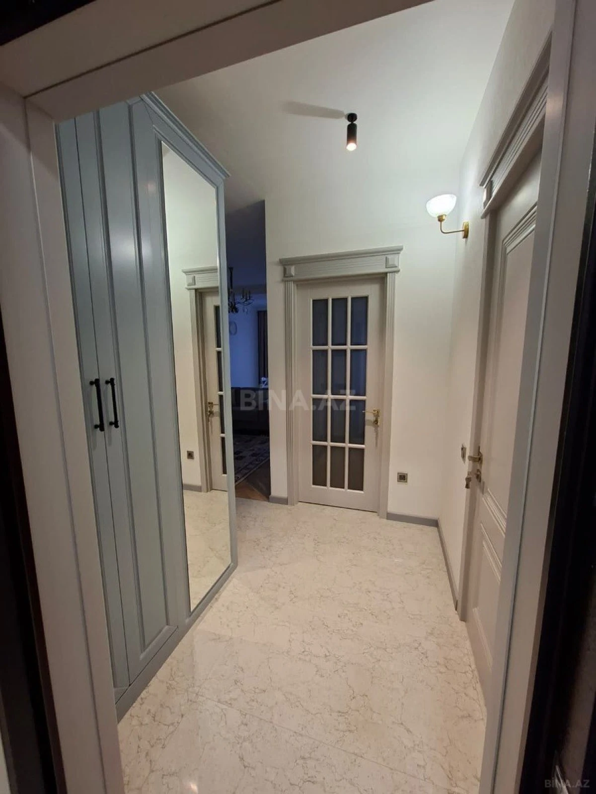 Kirayə verilir 2 otaqlı mənzil 60 m²