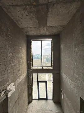 Satılır 8 otaqlı həyət evi 700 m²