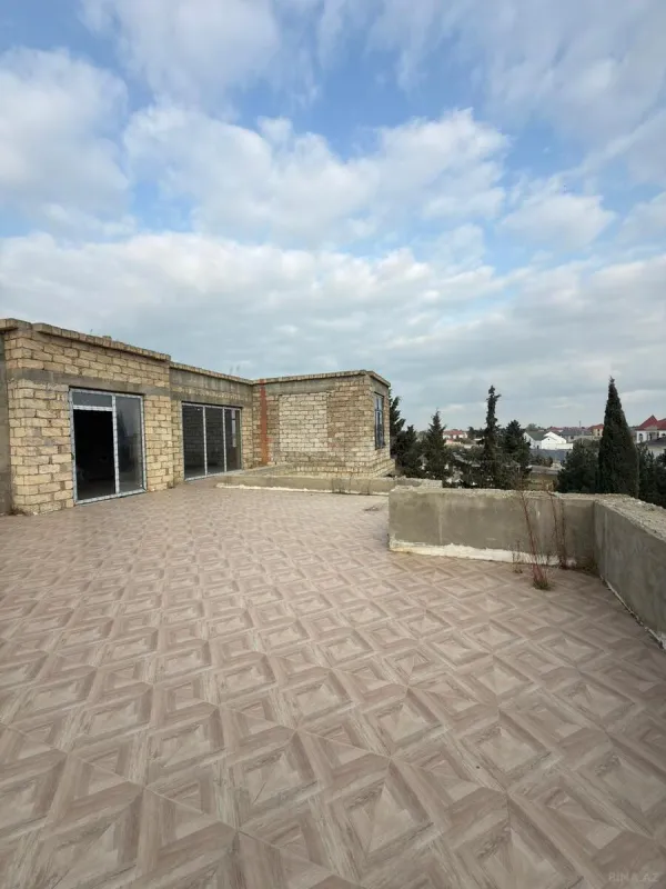 Satılır 8 otaqlı həyət evi 700 m²