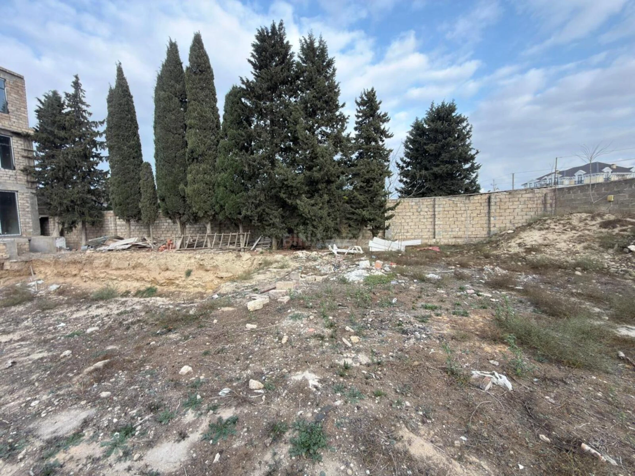 Satılır 8 otaqlı həyət evi 700 m²