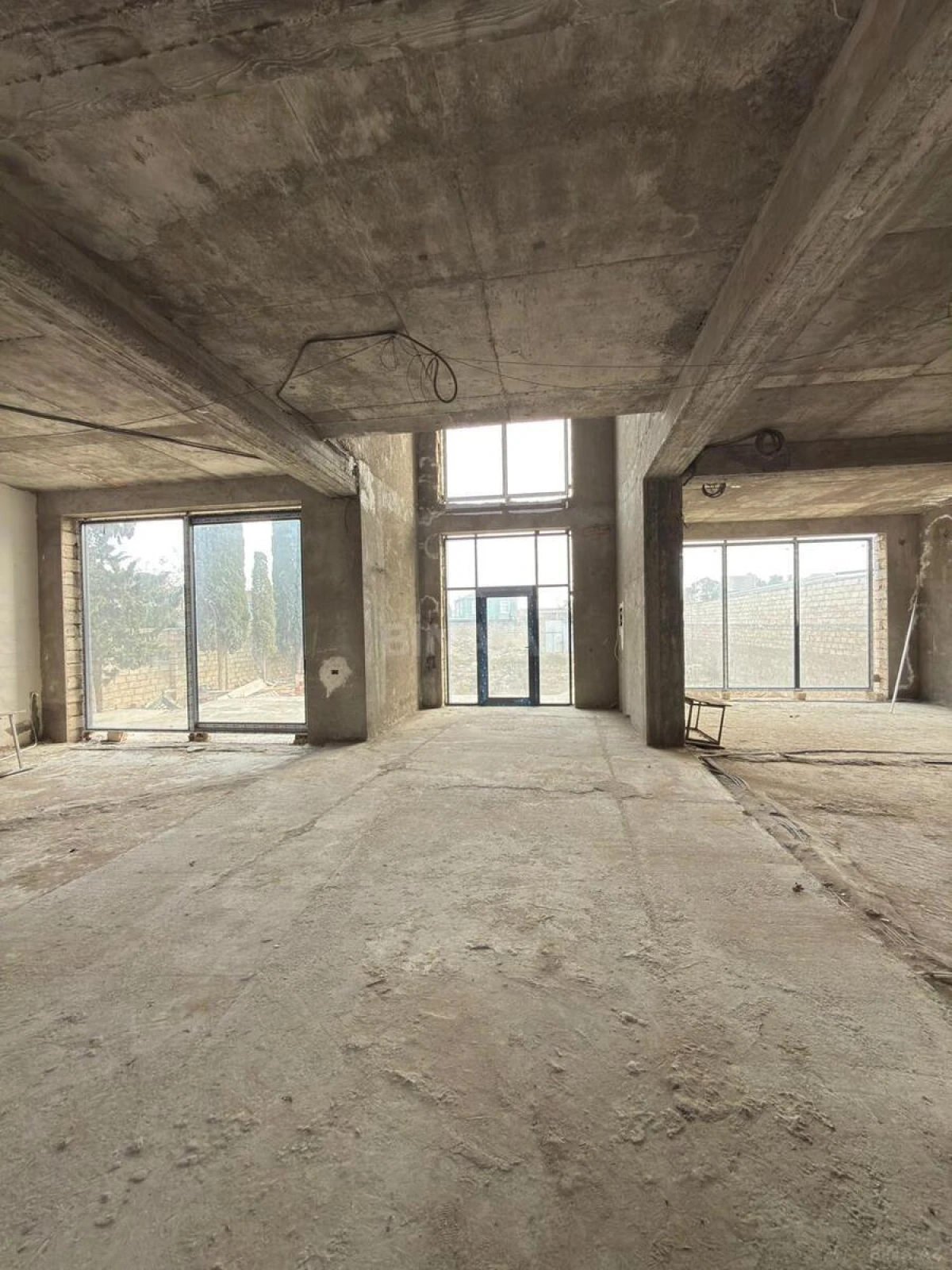 Satılır 8 otaqlı həyət evi 700 m²