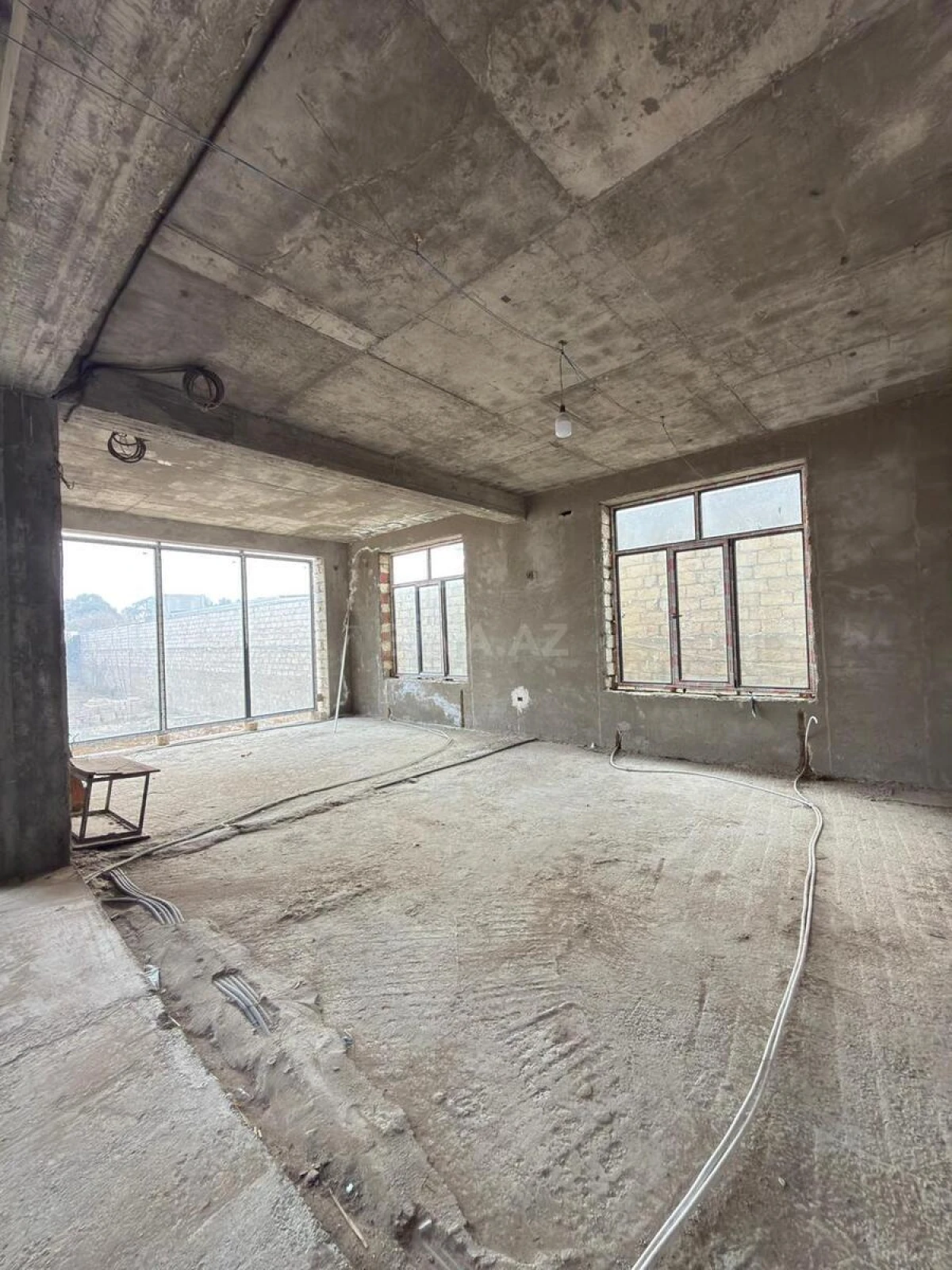 Satılır 8 otaqlı həyət evi 700 m²