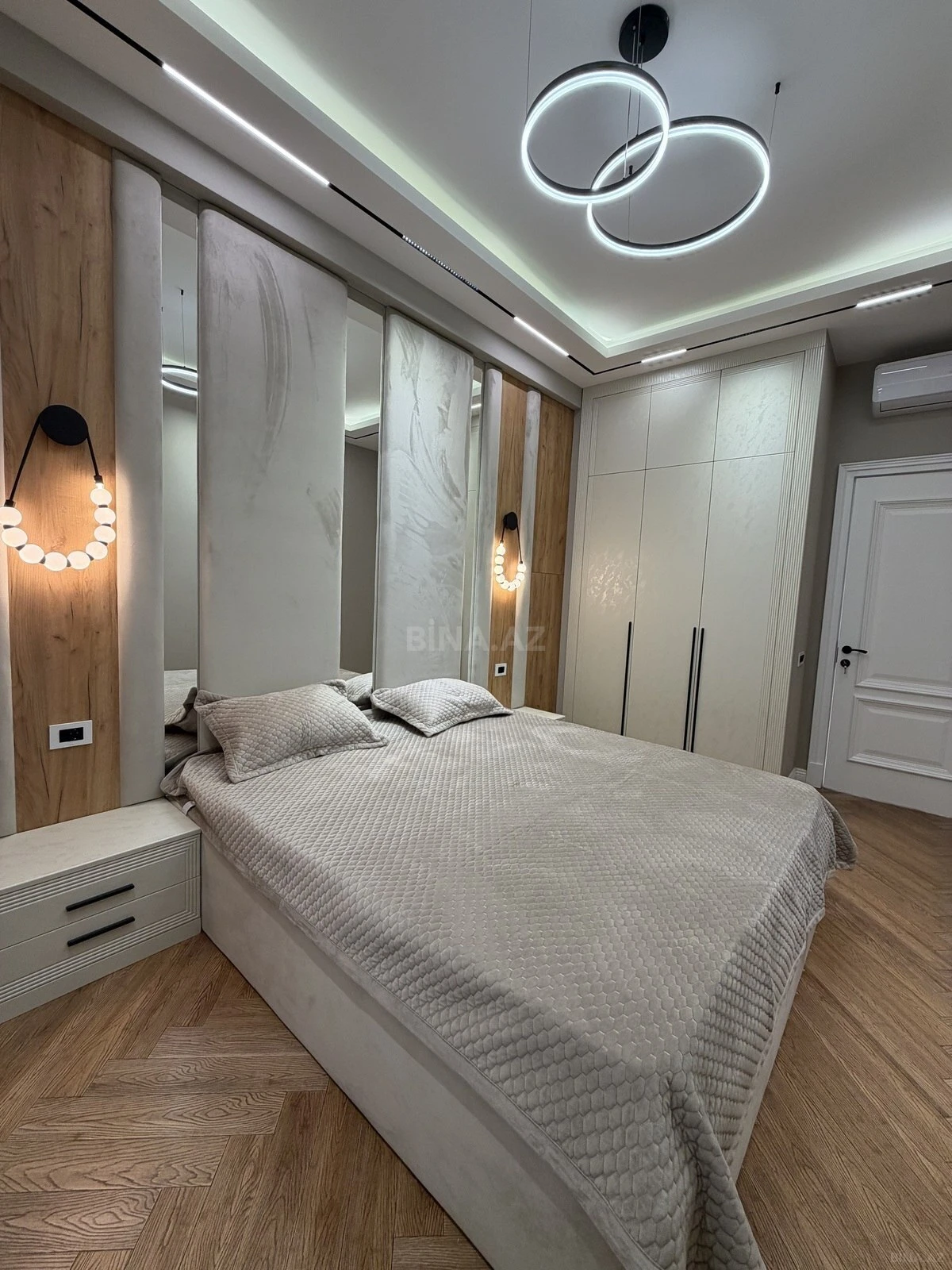 Satılır 2 otaqlı mənzil 68 m²