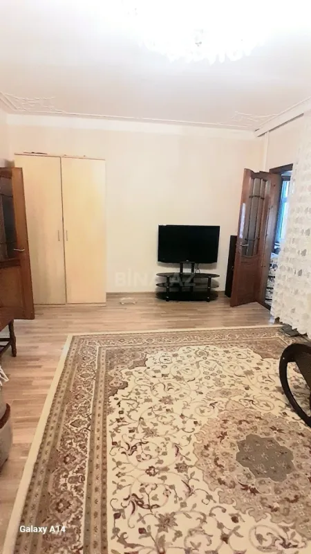 Satılır 4 otaqlı mənzil 90 m²