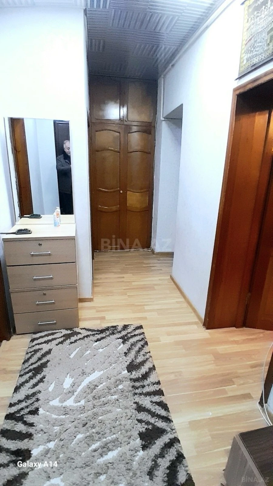 Satılır 4 otaqlı mənzil 90 m²