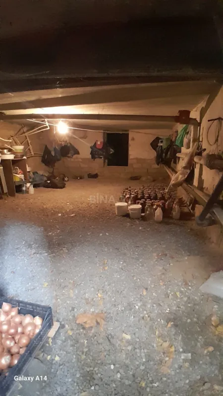 Satılır 4 otaqlı mənzil 90 m²