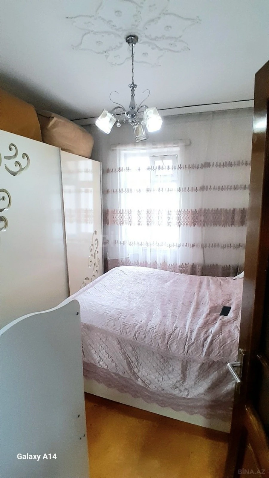 Satılır 4 otaqlı mənzil 90 m²