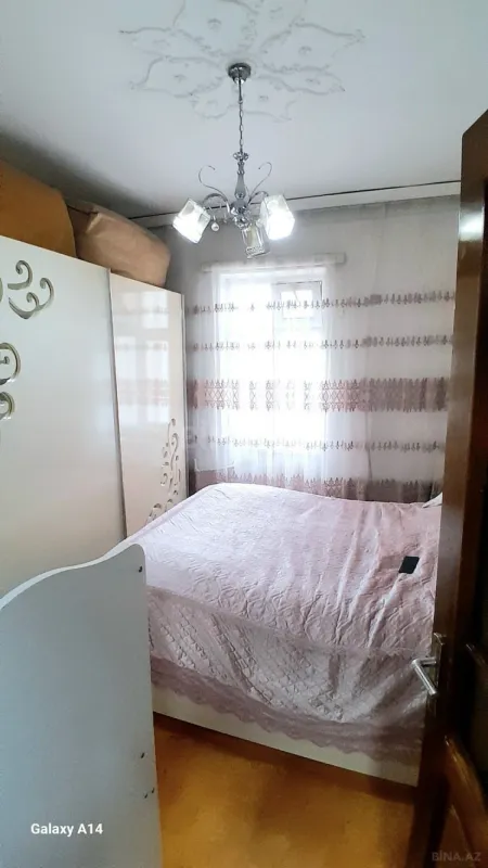 Satılır 4 otaqlı mənzil 90 m²