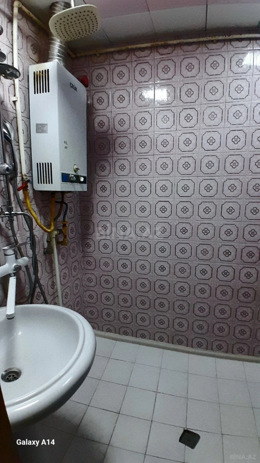 Satılır 4 otaqlı mənzil 90 m²