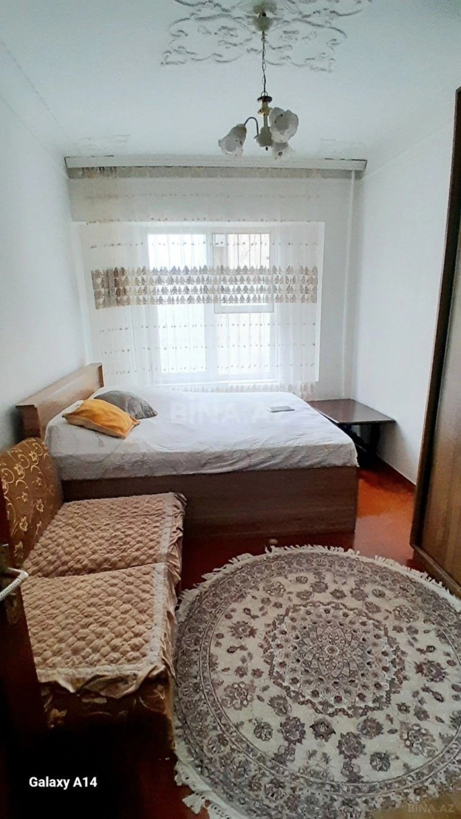 Satılır 4 otaqlı mənzil 90 m²