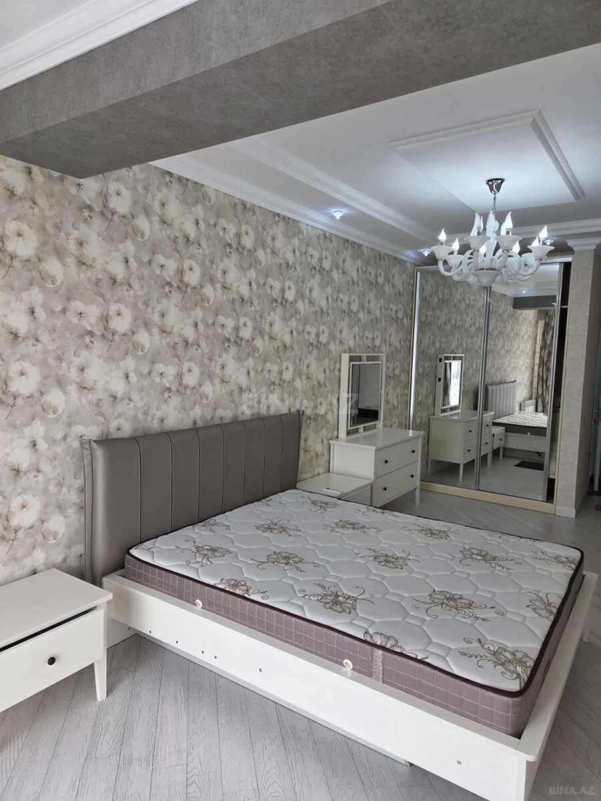 Kirayə verilir 3 otaqlı mənzil 105.1 m²