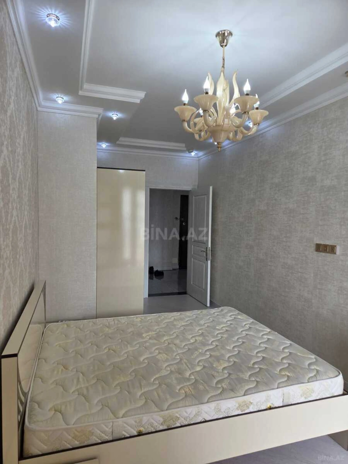 Kirayə verilir 3 otaqlı mənzil 105.1 m²