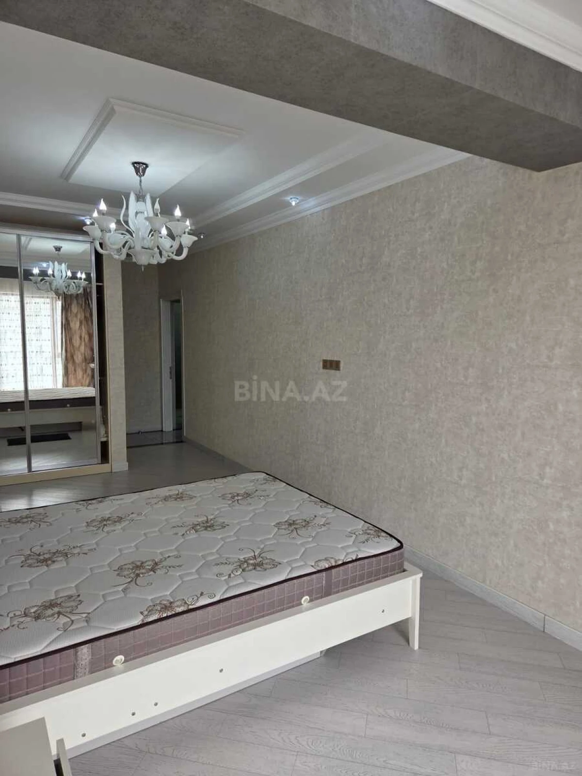Kirayə verilir 3 otaqlı mənzil 105.1 m²