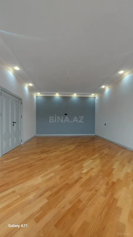 Satılır 6 otaqlı həyət evi 235 m²