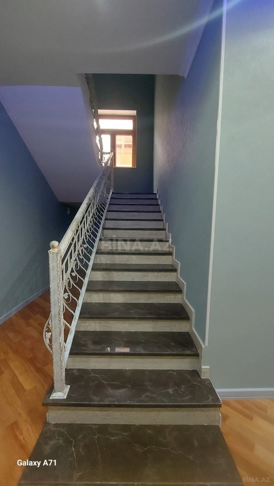 Satılır 6 otaqlı həyət evi 235 m²