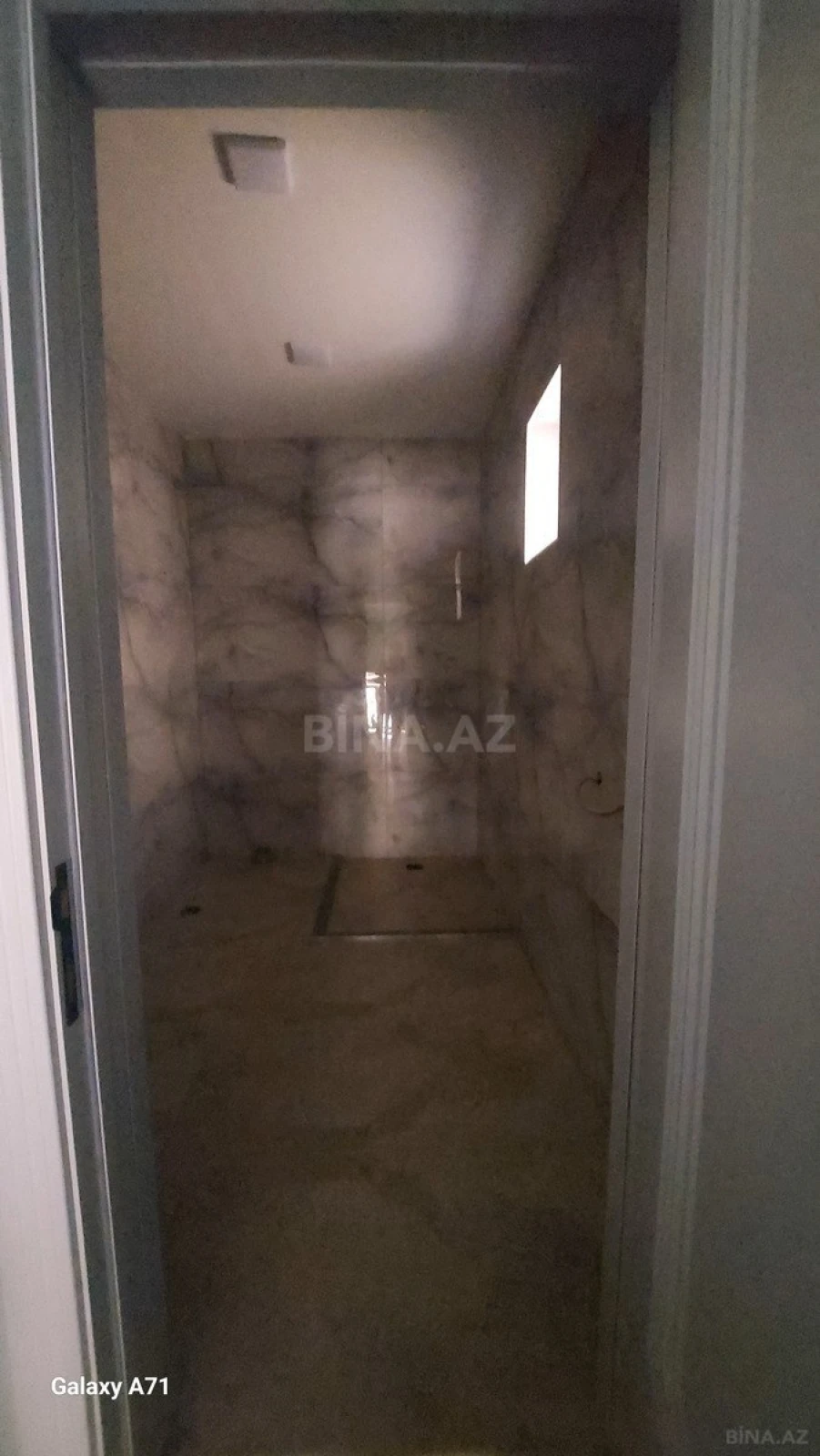Satılır 6 otaqlı həyət evi 235 m²