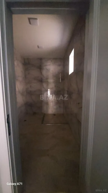 Satılır 6 otaqlı həyət evi 235 m²