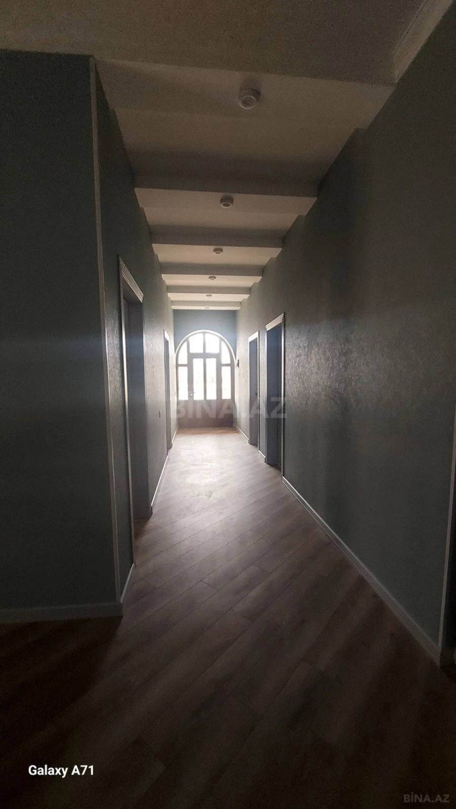 Satılır 6 otaqlı həyət evi 235 m²