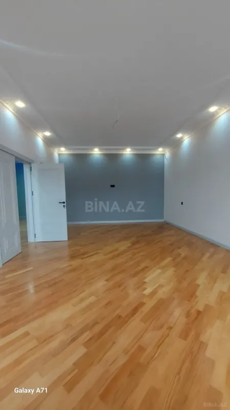 Satılır 6 otaqlı həyət evi 235 m²