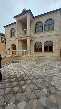 Satılır 6 otaqlı həyət evi 235 m²