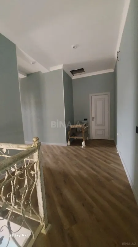 Satılır 6 otaqlı həyət evi 235 m²