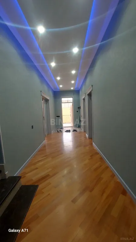 Satılır 6 otaqlı həyət evi 235 m²