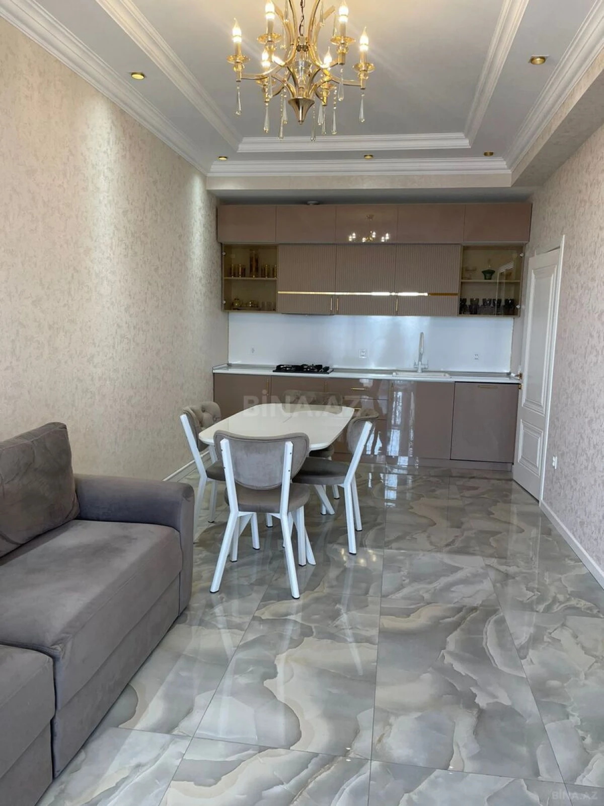 Satılır 2 otaqlı mənzil 110 m²