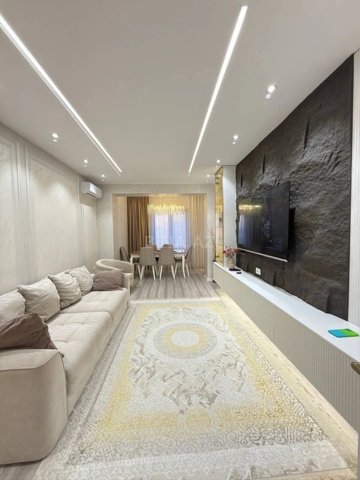 Satılır 4 otaqlı mənzil 120 m²