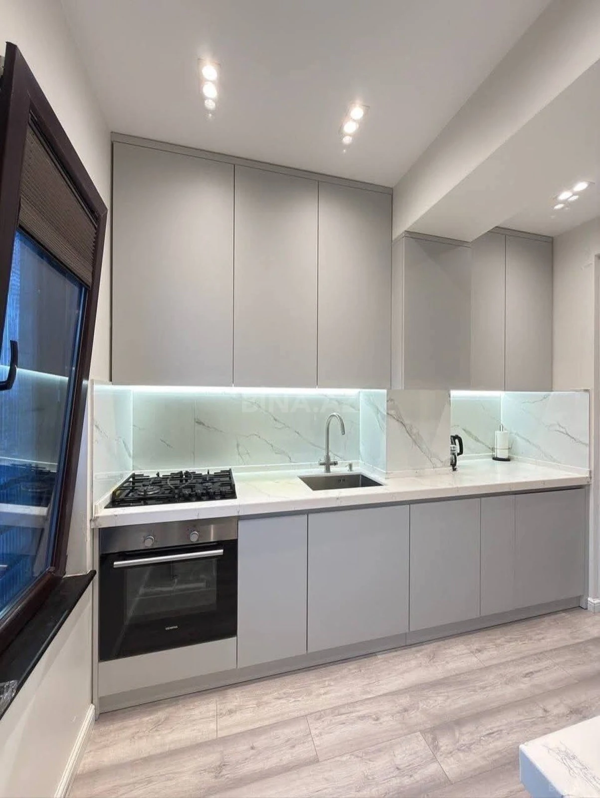 Satılır 4 otaqlı mənzil 120 m²