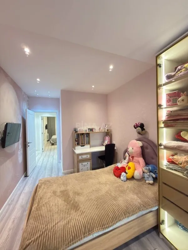 Satılır 4 otaqlı mənzil 120 m²