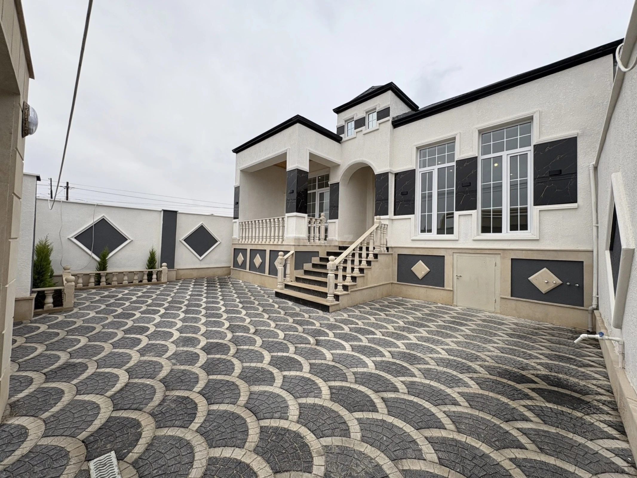 Satılır 4 otaqlı həyət evi 110 m²