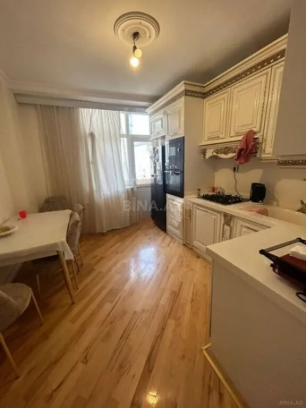 Satılır 3 otaqlı mənzil 102 m²