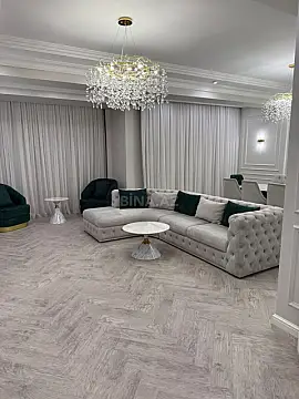 Satılır 5 otaqlı mənzil 210 m²